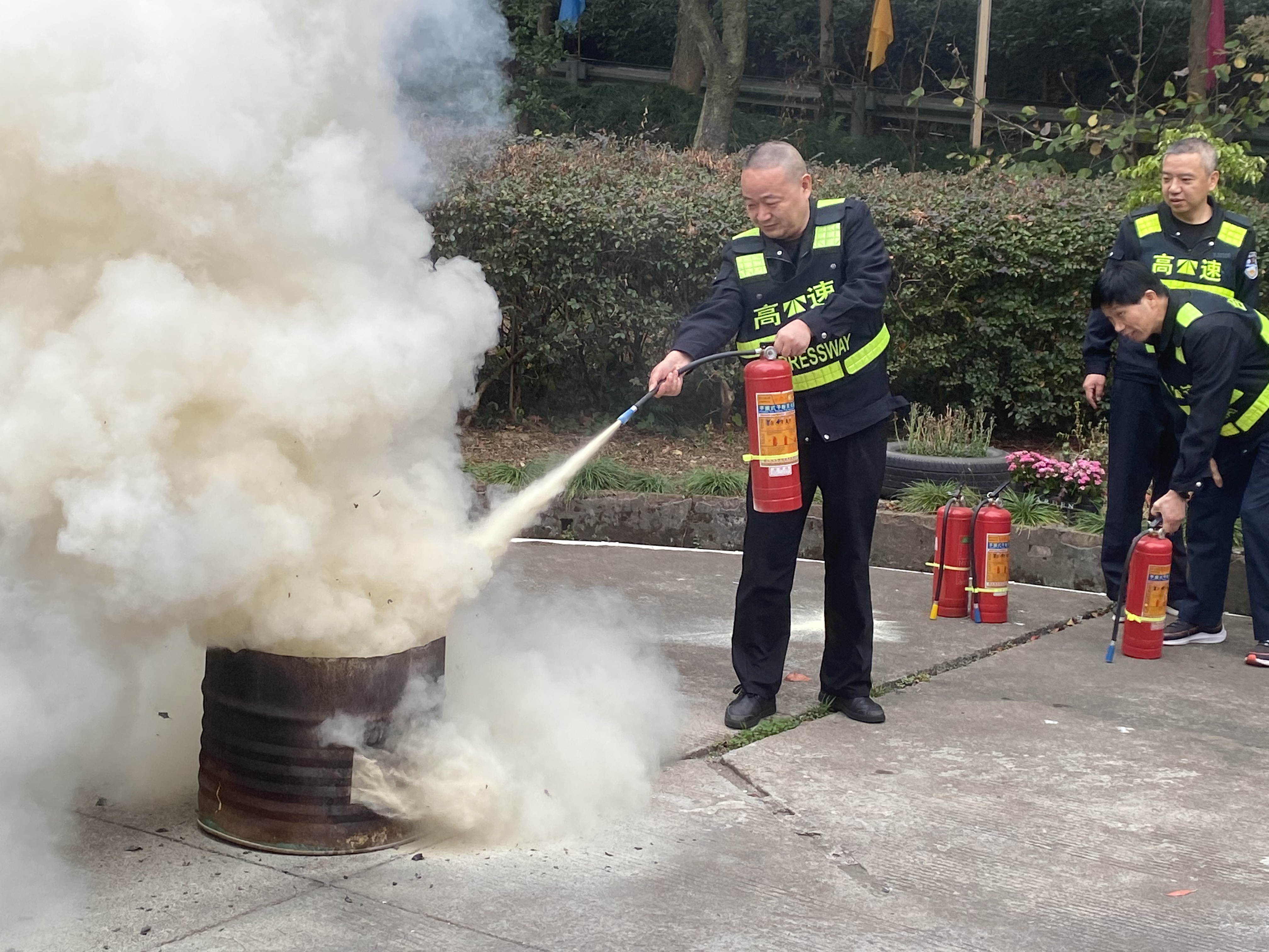 1669020007239408.jpg 滅火現場林玲攝.jpg